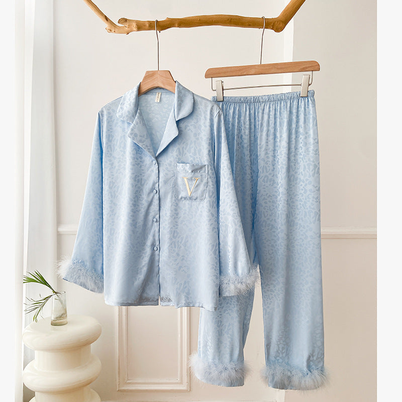 Feather Model Loose Pajamas