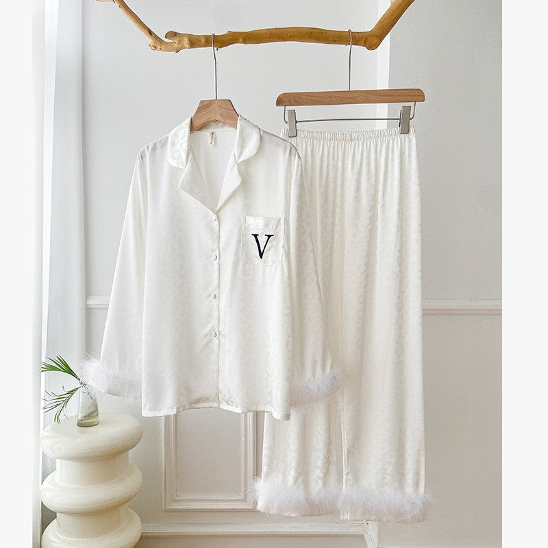 Feather Model Loose Pajamas