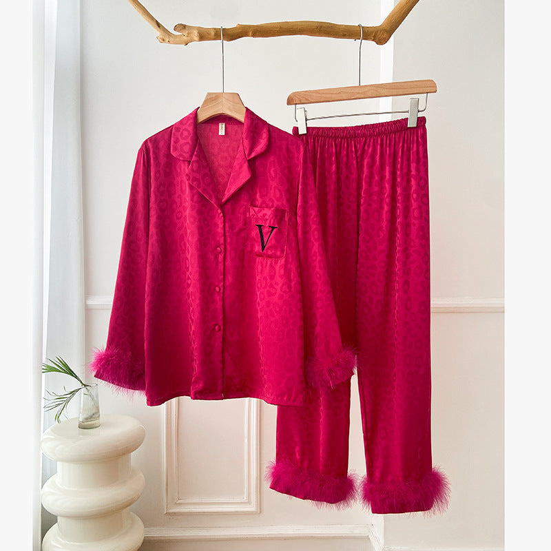 Feather Model Loose Pajamas